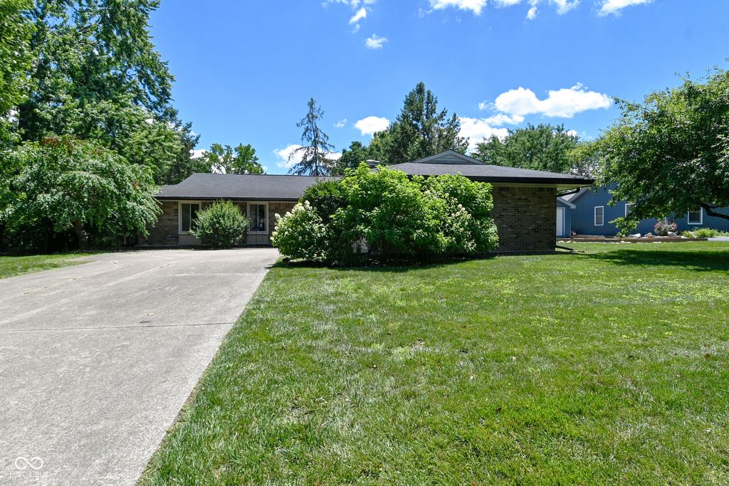 6831 Whisper Oaks Court, Indianapolis, IN 46214