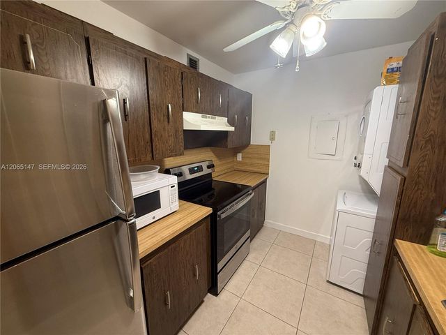 7995 SW 86th Street 305, Miami, FL 33143