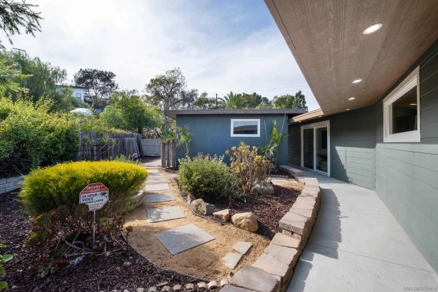 10111 Pinnacle, La Mesa, CA 91941