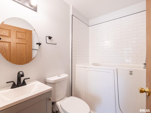 3311 W RICHWOODS Boulevard, Peoria, IL 61604