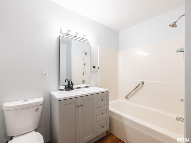 3311 W RICHWOODS Boulevard, Peoria, IL 61604