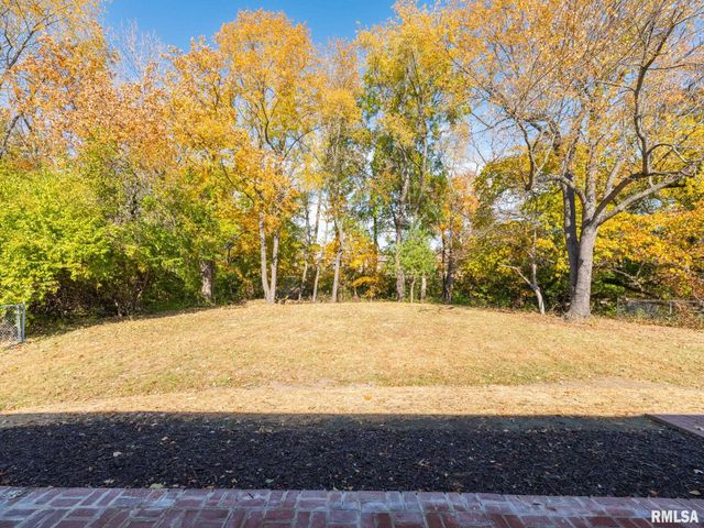 3311 W RICHWOODS Boulevard, Peoria, IL 61604