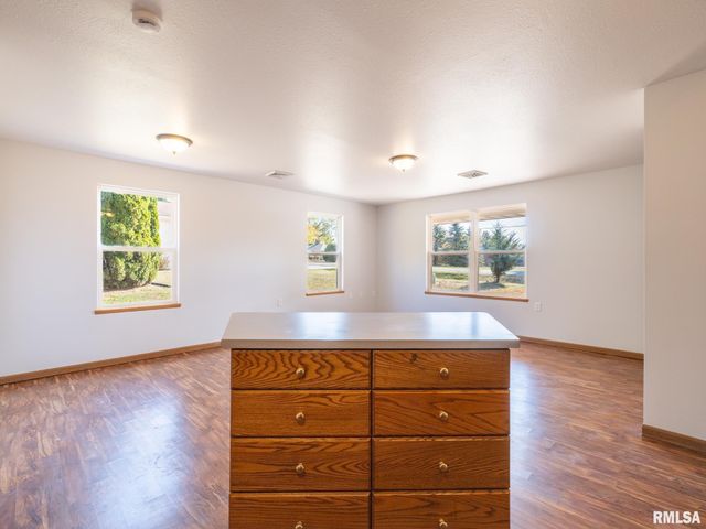 3311 W RICHWOODS Boulevard, Peoria, IL 61604