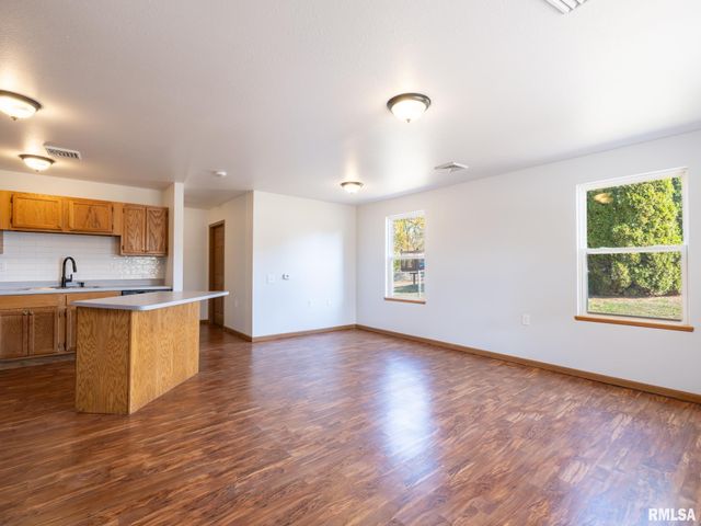 3311 W RICHWOODS Boulevard, Peoria, IL 61604