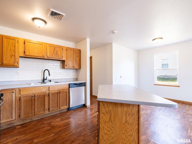 3311 W RICHWOODS Boulevard, Peoria, IL 61604