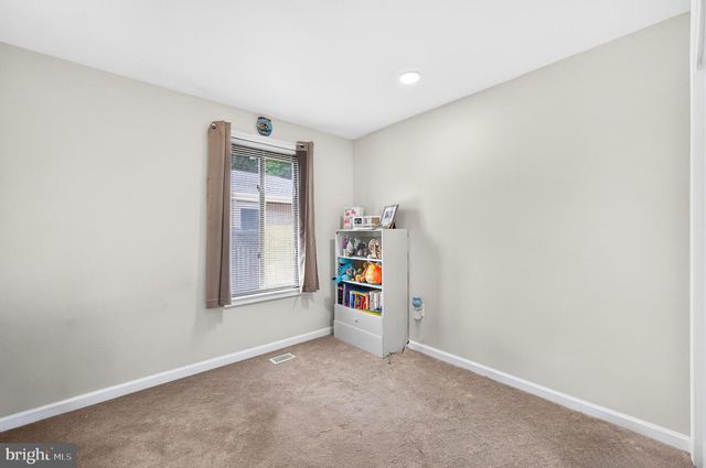 160 MAGNOLIA RD, Sterling, VA 20164
