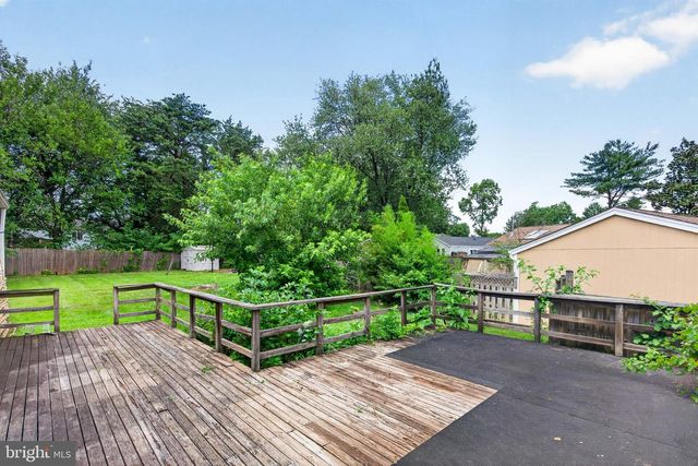 160 MAGNOLIA RD, Sterling, VA 20164
