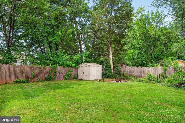 160 MAGNOLIA RD, Sterling, VA 20164