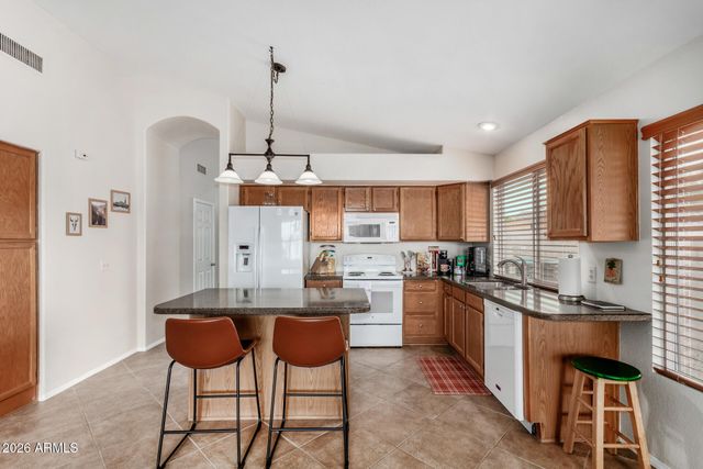 7724 W TOPEKA Drive W, Glendale, AZ 85308