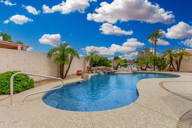 7724 W TOPEKA Drive W, Glendale, AZ 85308