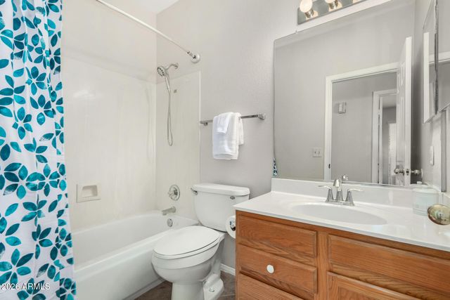 7724 W TOPEKA Drive W, Glendale, AZ 85308