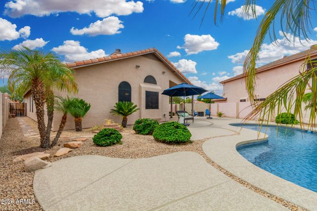 7724 W TOPEKA Drive W, Glendale, AZ 85308