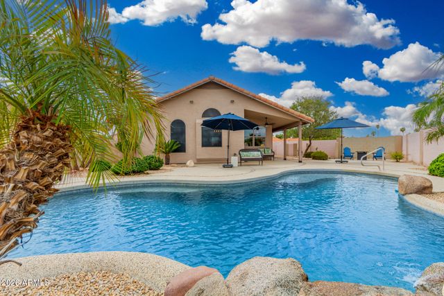 7724 W TOPEKA Drive W, Glendale, AZ 85308