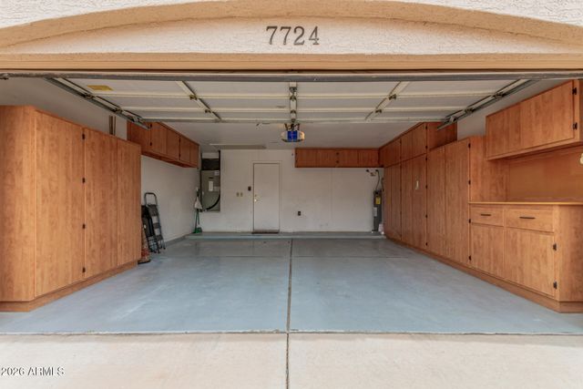 7724 W TOPEKA Drive W, Glendale, AZ 85308
