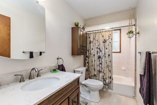 602 Delaware Drive, Lake In The Hills, IL 60156