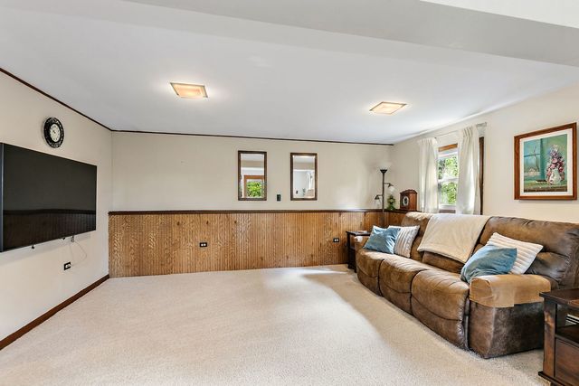 602 Delaware Drive, Lake In The Hills, IL 60156