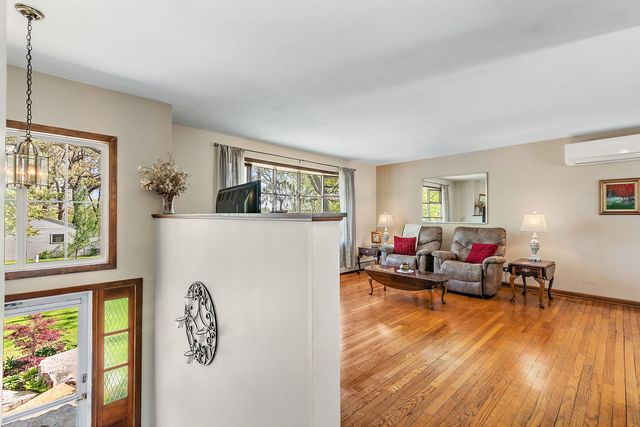602 Delaware Drive, Lake In The Hills, IL 60156