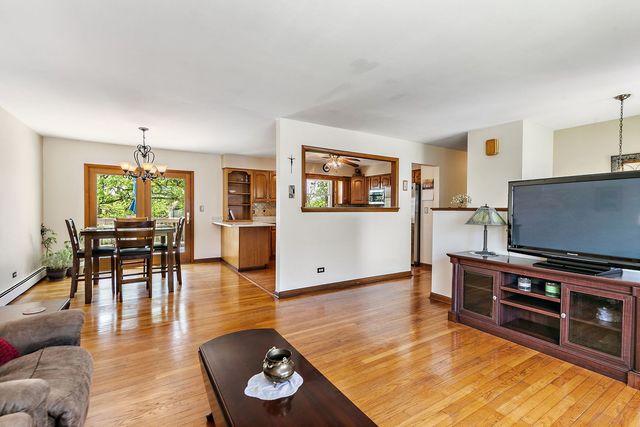602 Delaware Drive, Lake In The Hills, IL 60156