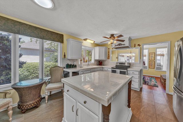 226 Pine Bay DR, Union Hall, VA 24176