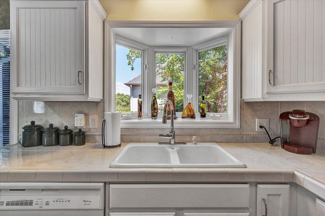 226 Pine Bay DR, Union Hall, VA 24176