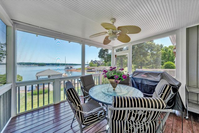 226 Pine Bay DR, Union Hall, VA 24176