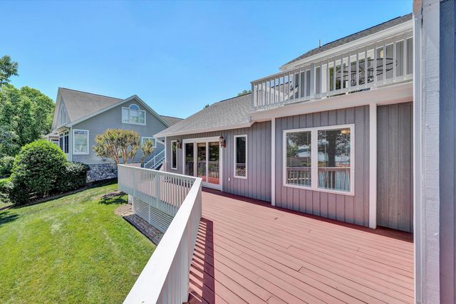 226 Pine Bay DR, Union Hall, VA 24176