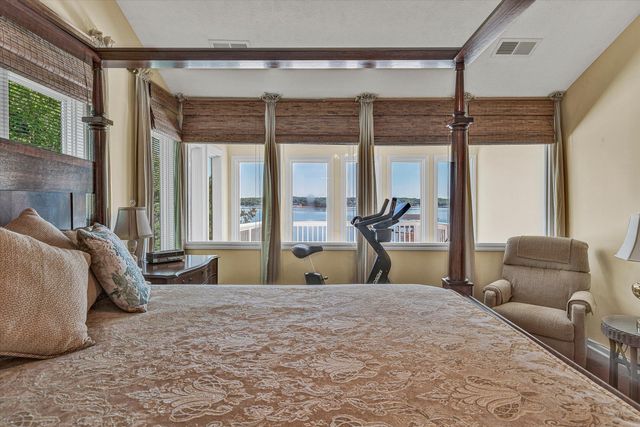 226 Pine Bay DR, Union Hall, VA 24176