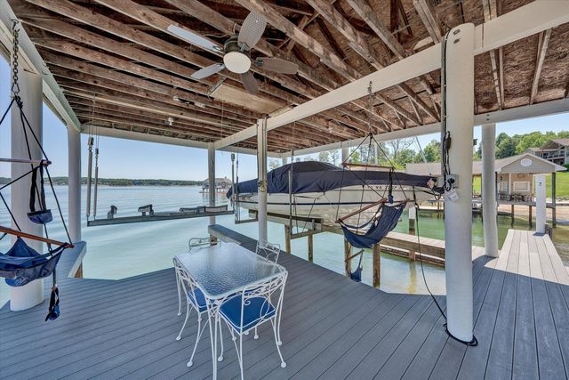 226 Pine Bay DR, Union Hall, VA 24176