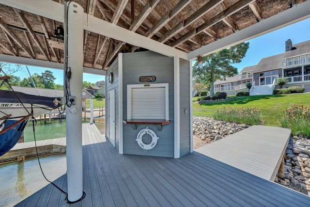 226 Pine Bay DR, Union Hall, VA 24176
