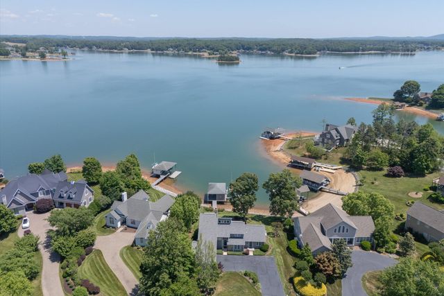 226 Pine Bay DR, Union Hall, VA 24176