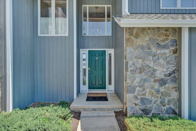 226 Pine Bay DR, Union Hall, VA 24176