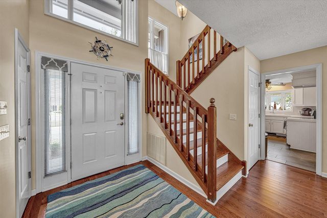 226 Pine Bay DR, Union Hall, VA 24176