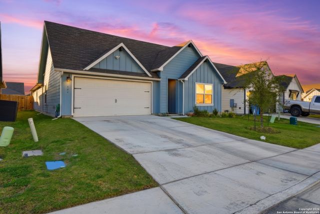 404 Signe, Seguin, TX 78155