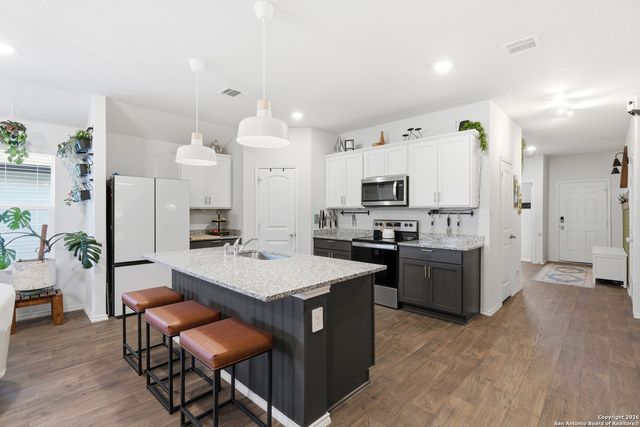 404 Signe, Seguin, TX 78155