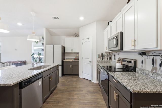 404 Signe, Seguin, TX 78155