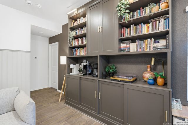 404 Signe, Seguin, TX 78155