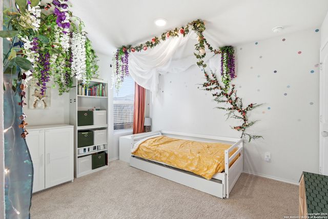 404 Signe, Seguin, TX 78155