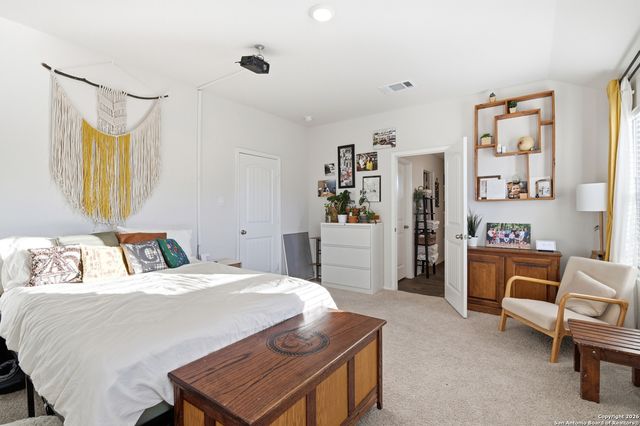 404 Signe, Seguin, TX 78155