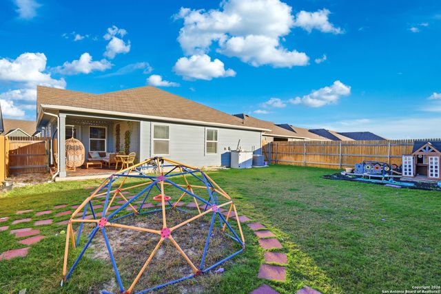 404 Signe, Seguin, TX 78155