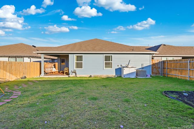 404 Signe, Seguin, TX 78155