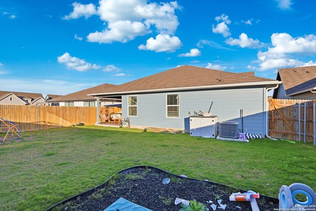 404 Signe, Seguin, TX 78155