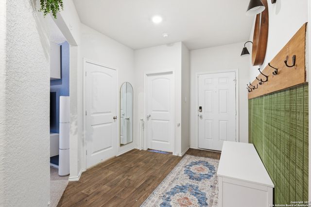 404 Signe, Seguin, TX 78155