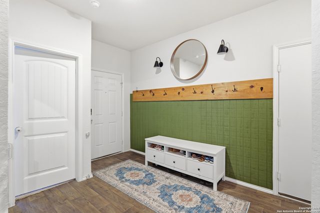 404 Signe, Seguin, TX 78155