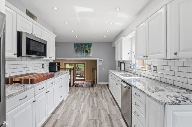 6361 Creekside Lane, Indianapolis, IN 46220