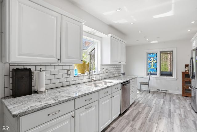 6361 Creekside Lane, Indianapolis, IN 46220