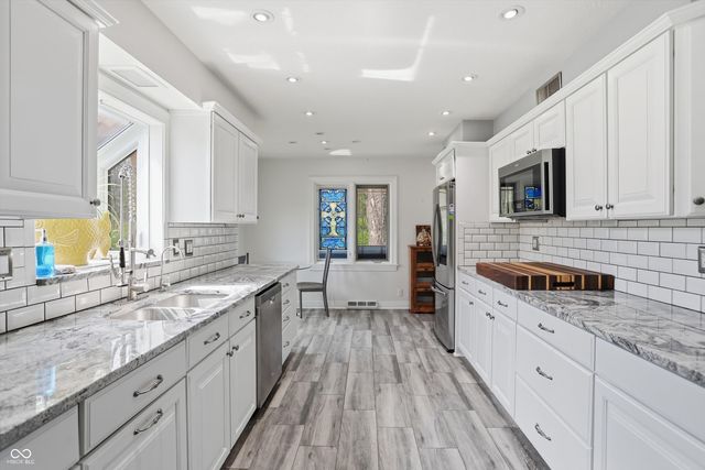 6361 Creekside Lane, Indianapolis, IN 46220