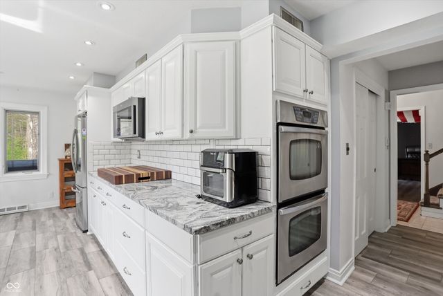 6361 Creekside Lane, Indianapolis, IN 46220