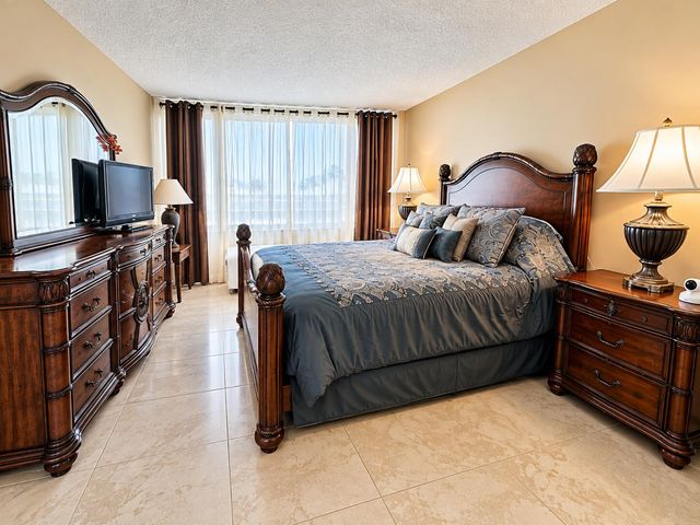 3570 S OCEAN Boulevard 809, South Palm Beach, FL 33480