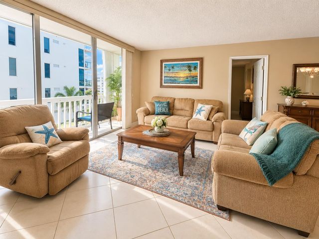 3570 S OCEAN Boulevard 809, South Palm Beach, FL 33480