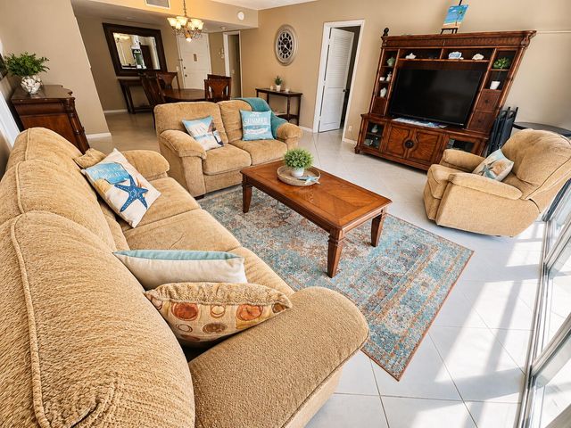 3570 S OCEAN Boulevard 809, South Palm Beach, FL 33480